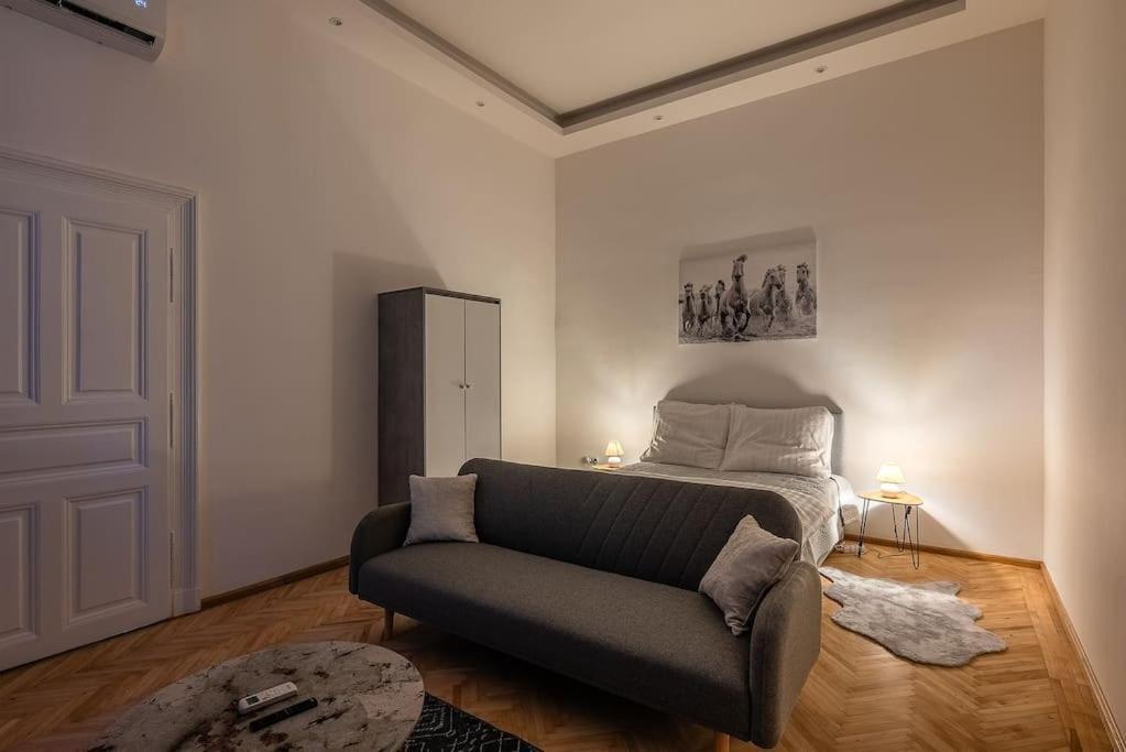 Dizsu'S Place Budapest Extérieur photo